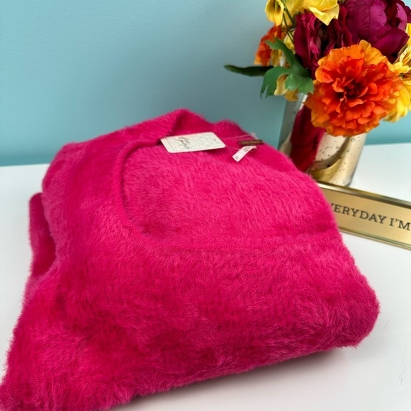 NWT Free People Raspberry Pop fuzzy sweater, size XL - Picture 3 of 16